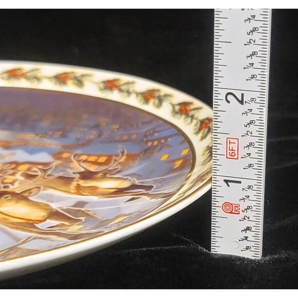 Vintage Avon Porcelain Collector's Plate "Coming to Town" - Picture 10 of 10